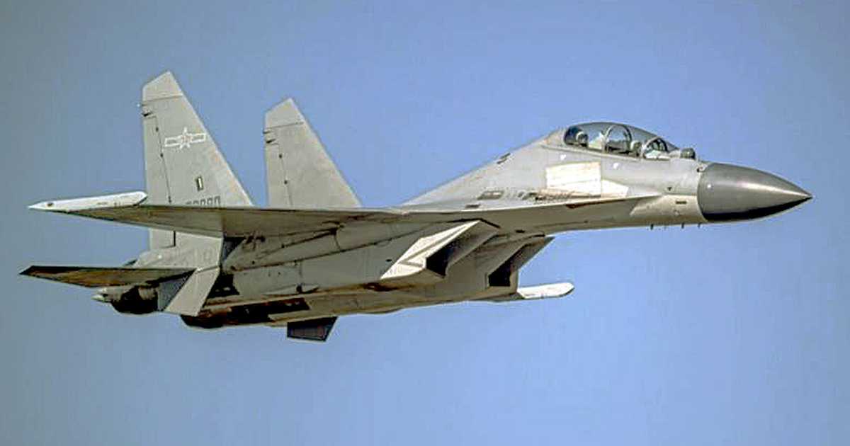 【中国】豪軍機にまた照明弾　南シナ海上空、国防相「危険で、軍としてふさわしくない行動」